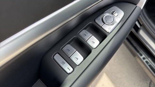 2026 Genesis G70 2.5T Standard
