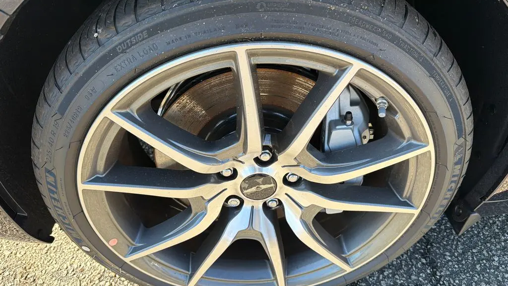 2026 Genesis G70 2.5T Standard