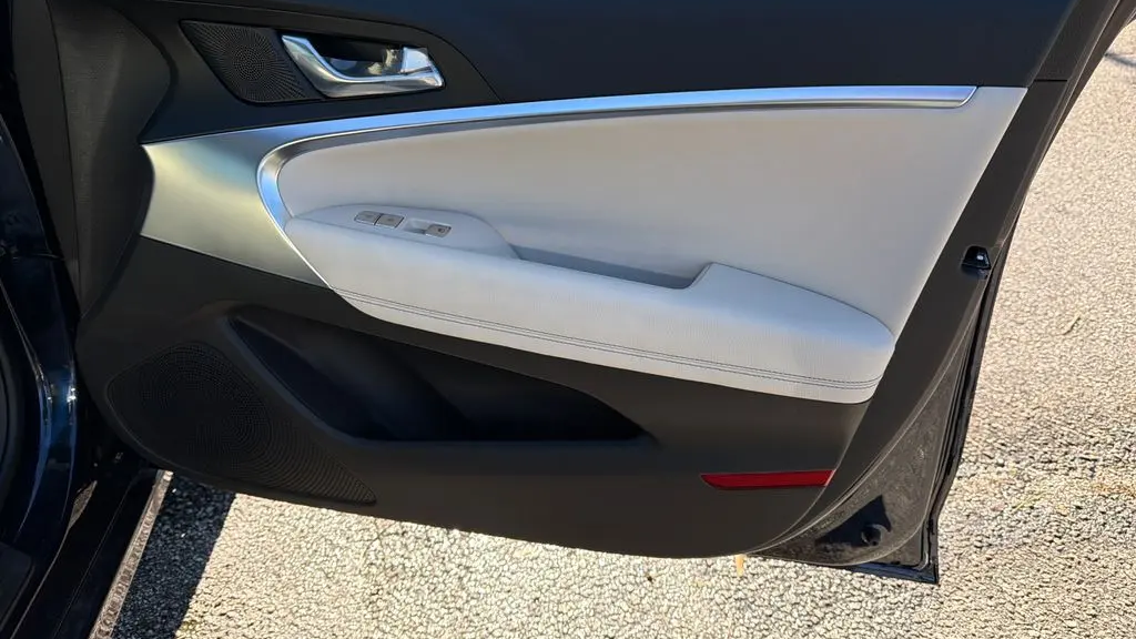 2026 Genesis G70 2.5T Standard