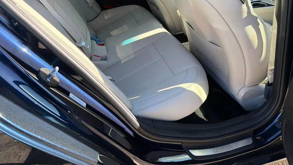 2026 Genesis G70 2.5T Standard