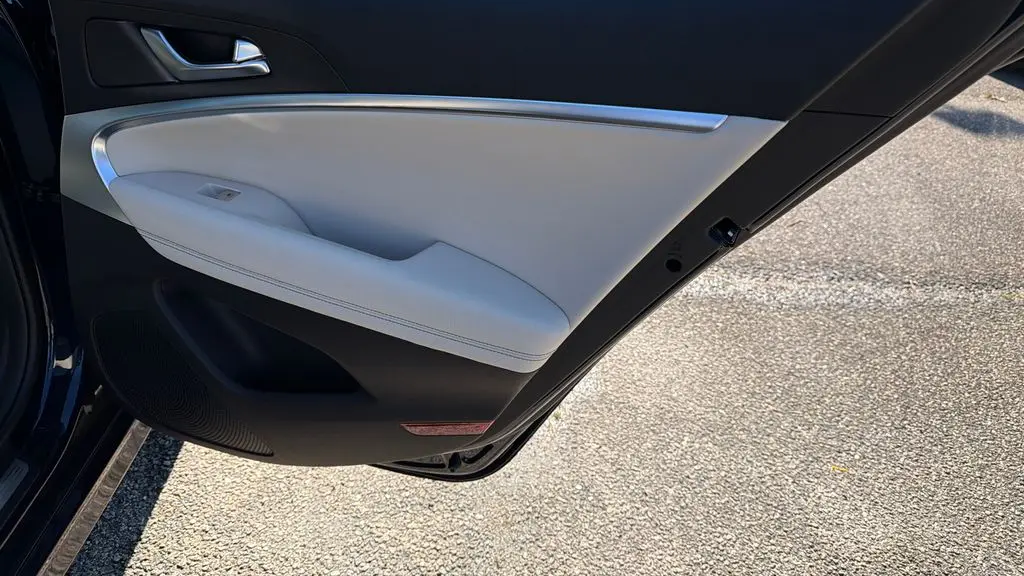 2026 Genesis G70 2.5T Standard