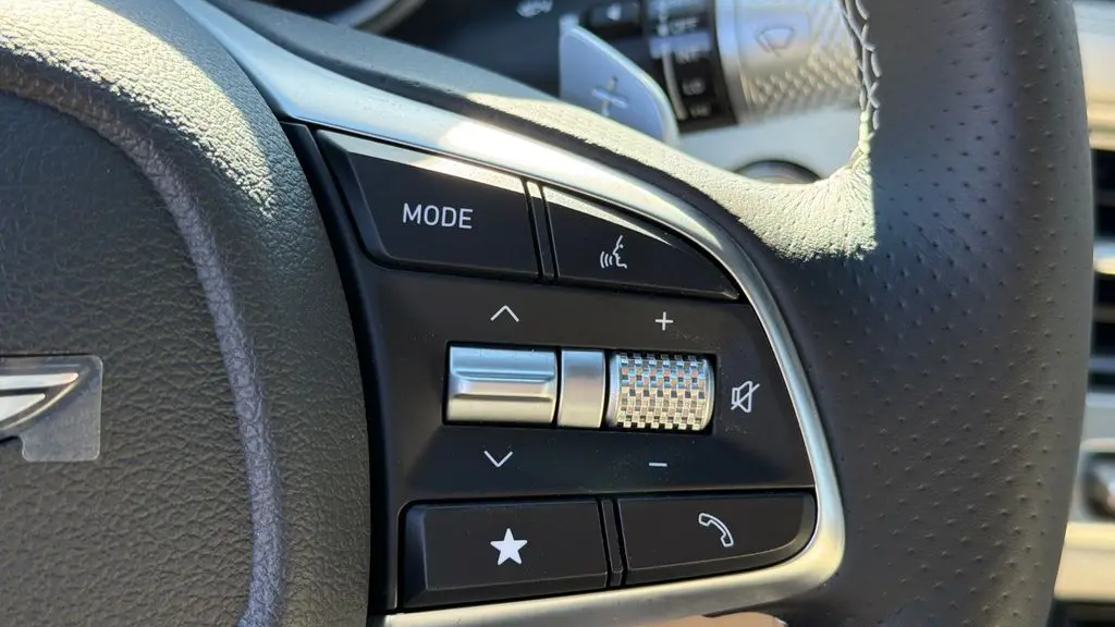 2026 Genesis G70 2.5T Standard