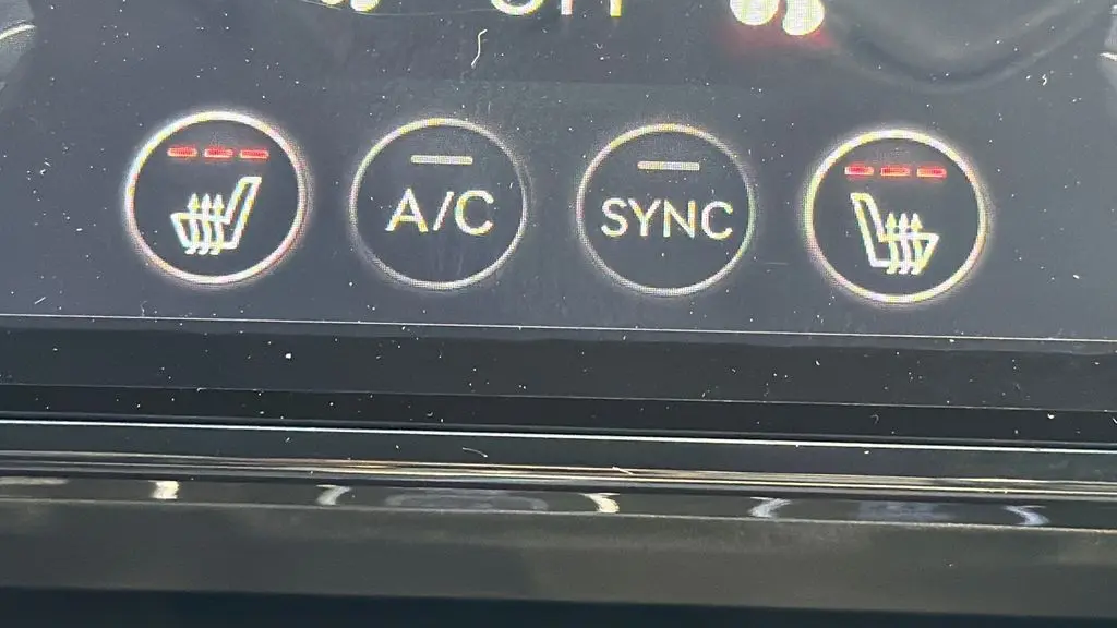 2026 Genesis G70 2.5T Standard