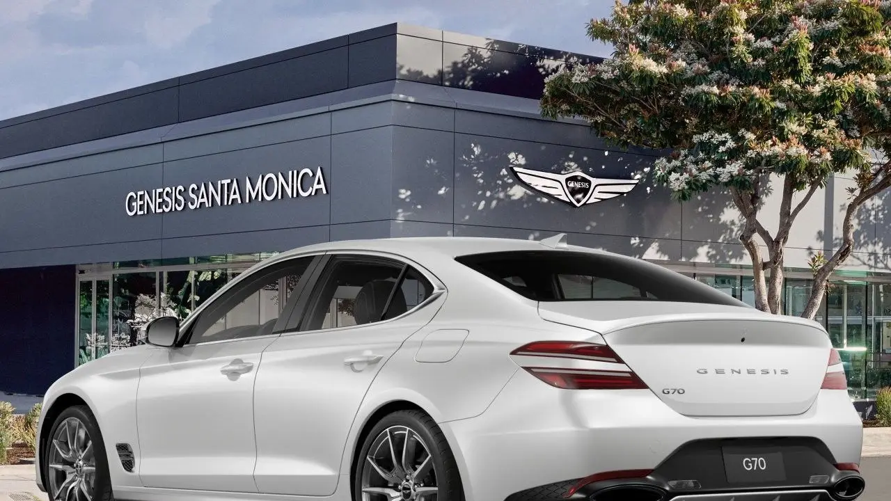 2026 Genesis G70 2.5T Standard