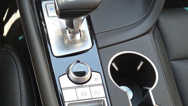 2026 Genesis G70 2.5T Standard