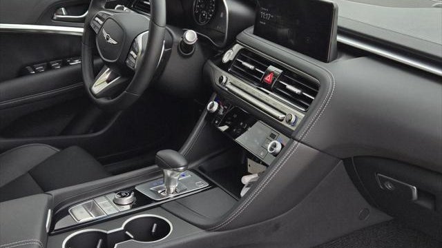 2026 Genesis G70 2.5T Standard