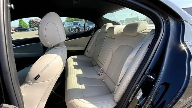 2026 Genesis G70 2.5T Standard