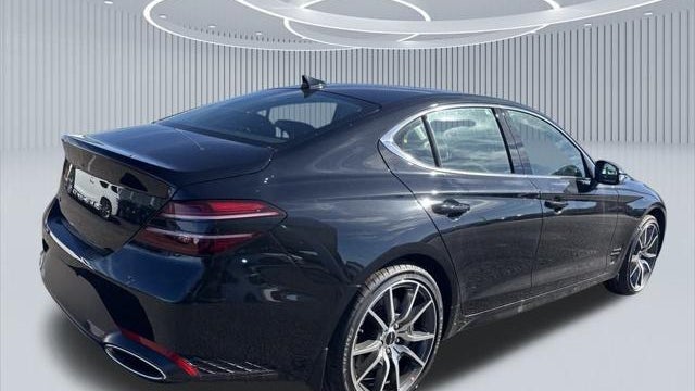 2026 Genesis G70 2.5T Standard