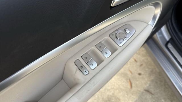 2026 Genesis G70 2.5T Standard
