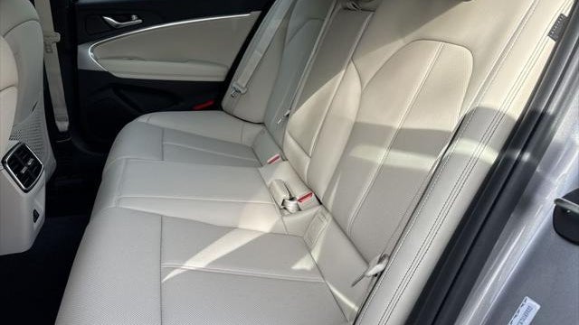 2026 Genesis G70 2.5T Standard