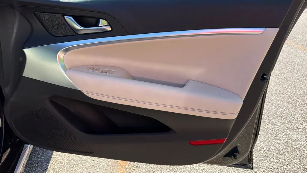2026 Genesis G70 2.5T Standard