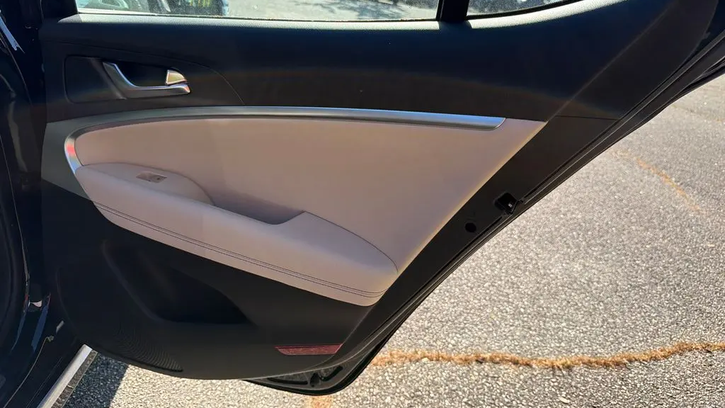 2026 Genesis G70 2.5T Standard
