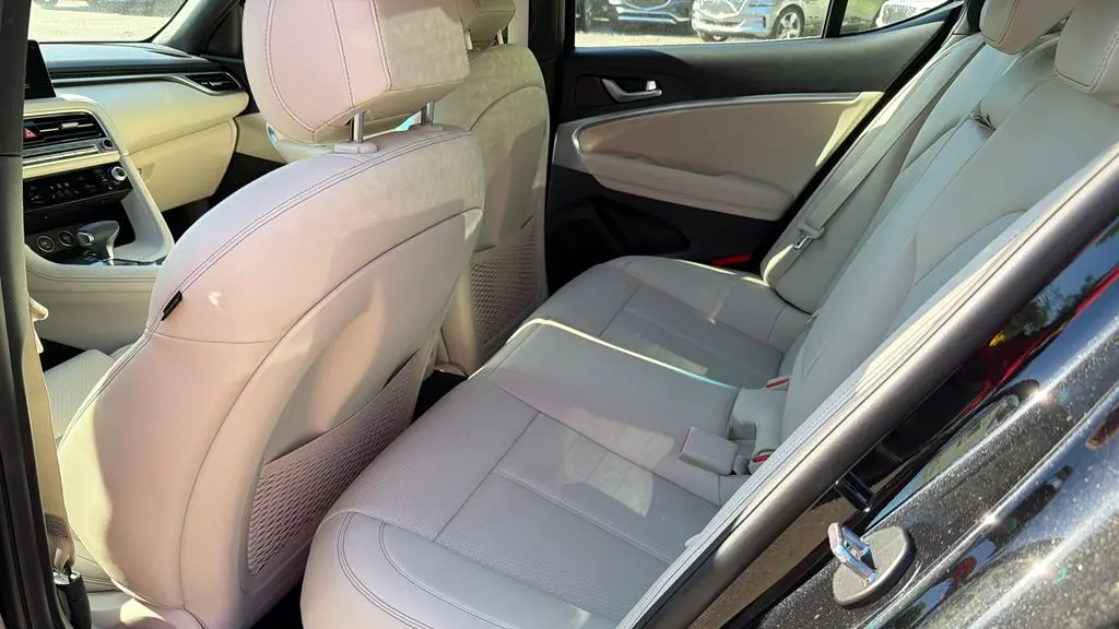2026 Genesis G70 2.5T Standard