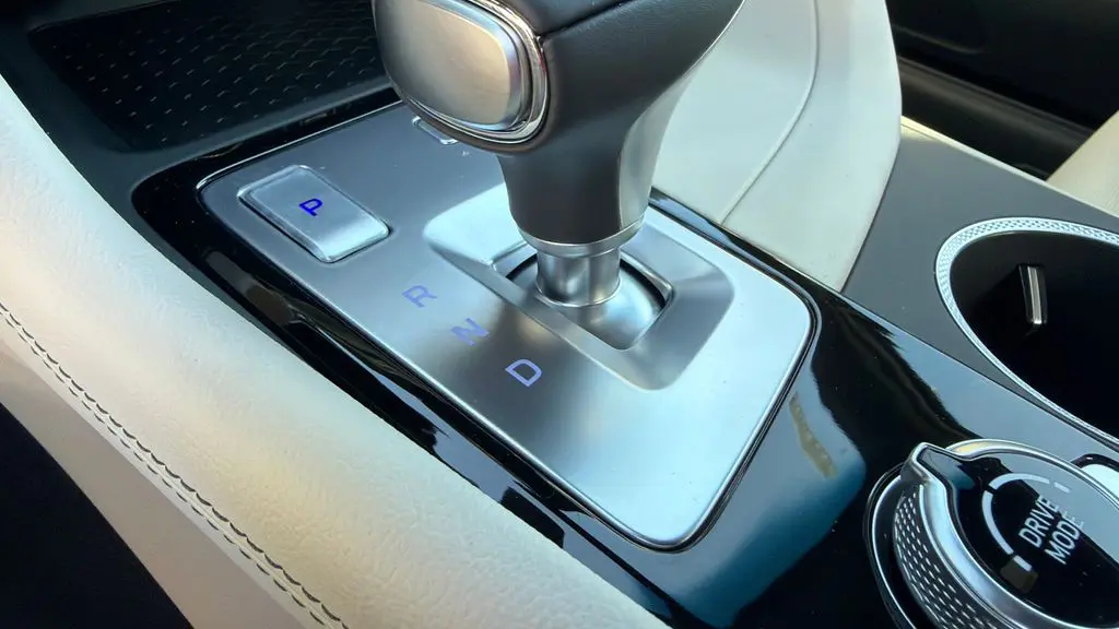 2026 Genesis G70 2.5T Standard