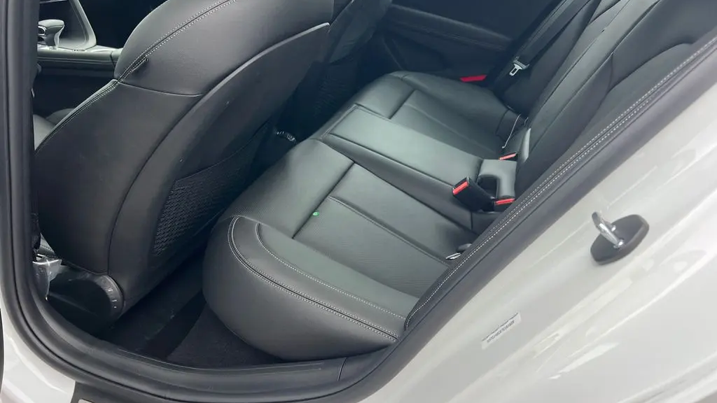2026 Genesis G70 2.5T Standard