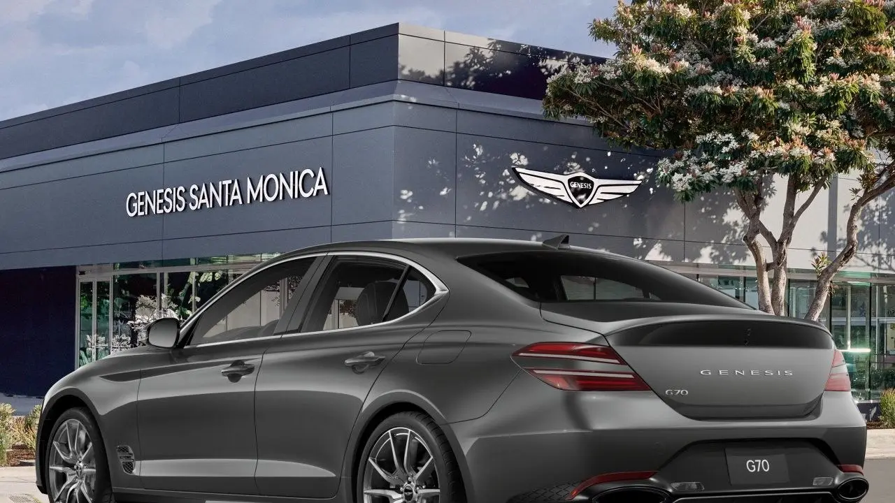 2026 Genesis G70 2.5T Standard