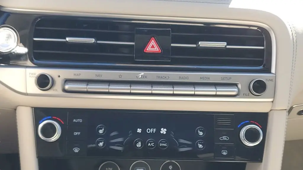 2026 Genesis G70 2.5T Prestige