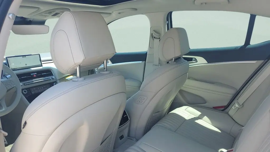 2026 Genesis G70 2.5T Prestige