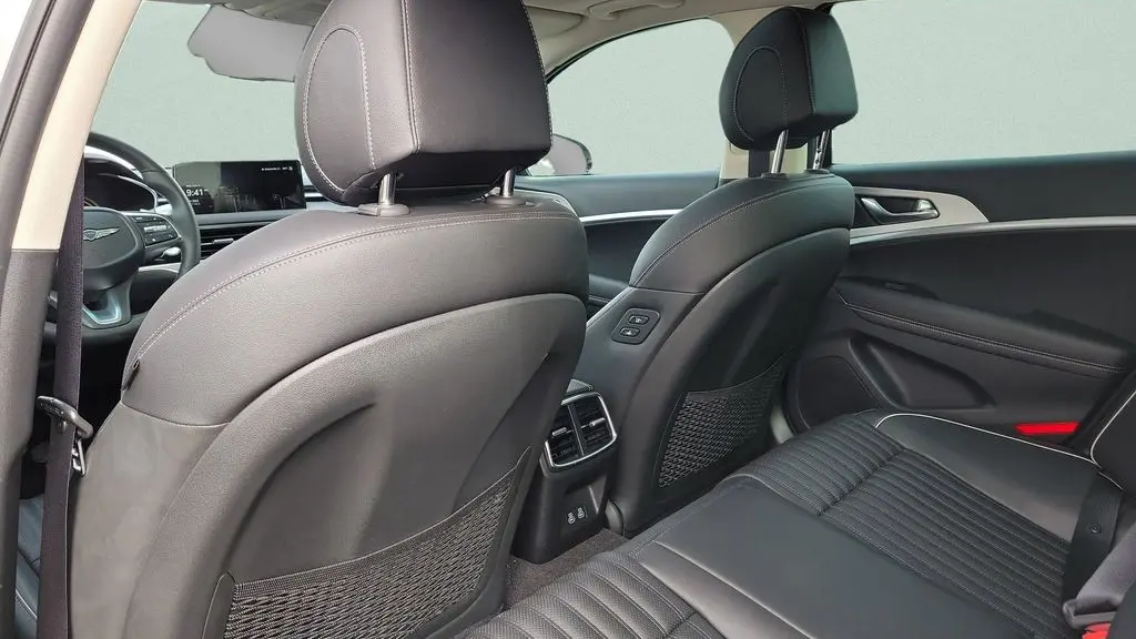 2026 Genesis G70 2.5T Prestige