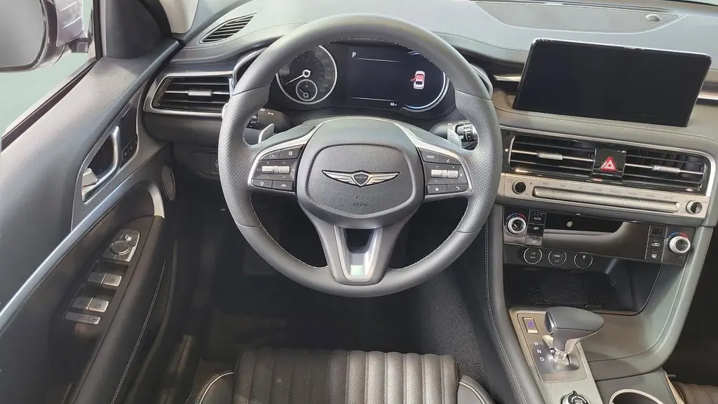 2026 Genesis G70 2.5T Prestige