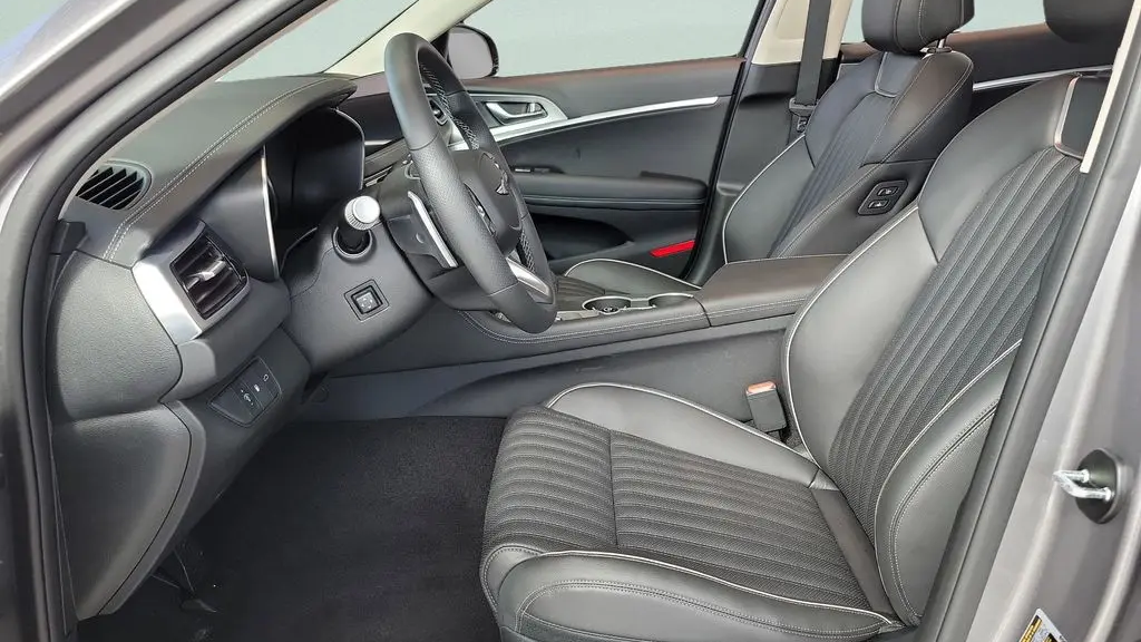 2026 Genesis G70 2.5T Prestige