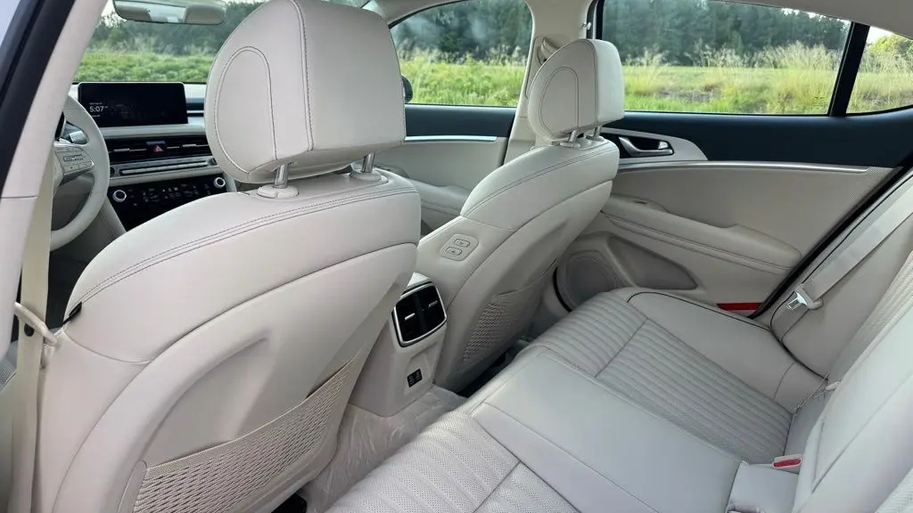 2026 Genesis G70 2.5T Prestige