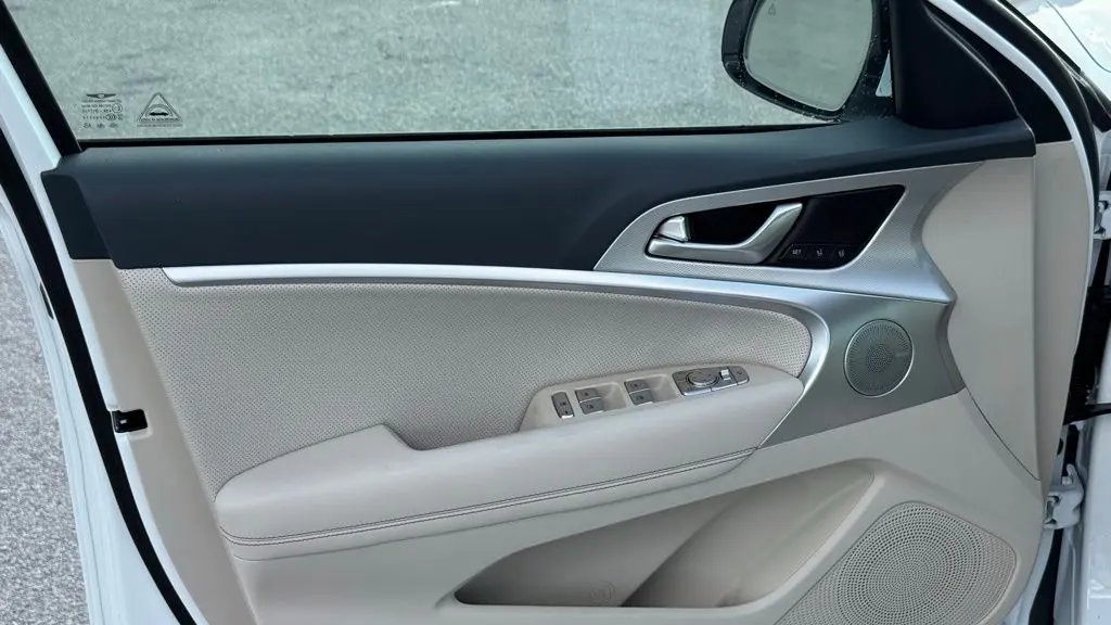 2026 Genesis G70 2.5T Prestige