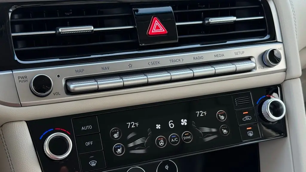 2026 Genesis G70 2.5T Prestige