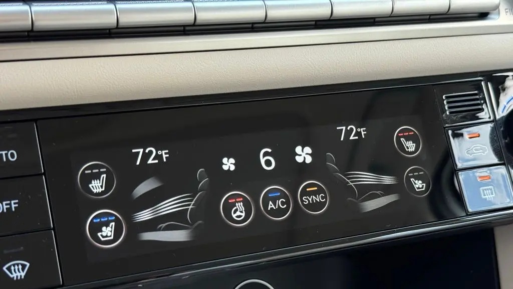 2026 Genesis G70 2.5T Prestige