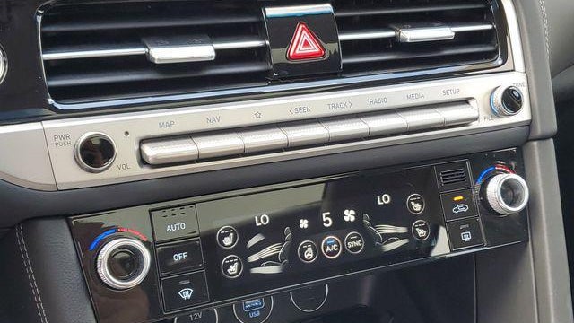 2026 Genesis G70 2.5T Prestige