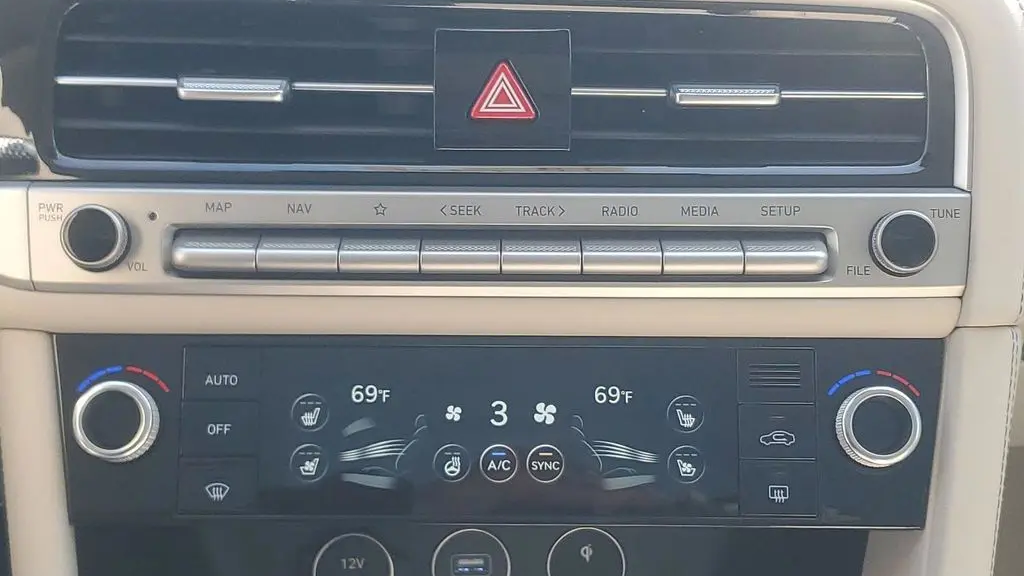 2026 Genesis G70 2.5T Prestige