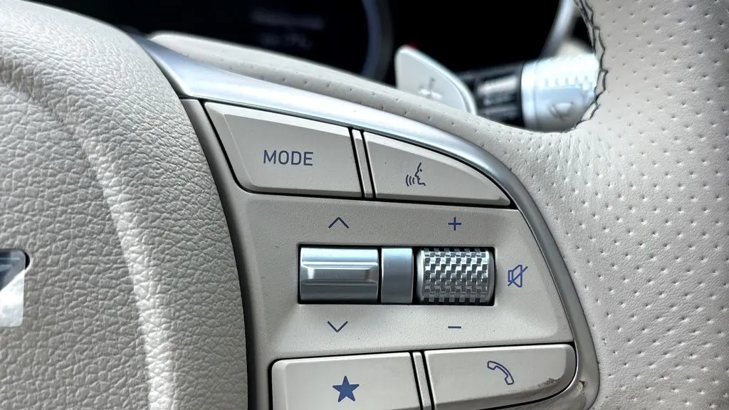 2026 Genesis G70 2.5T Prestige