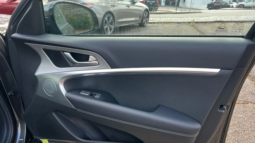 2026 Genesis G70 2.5T Prestige