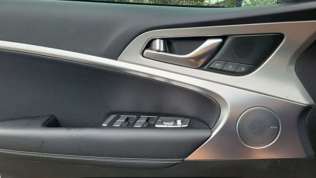 2026 Genesis G70 2.5T Prestige