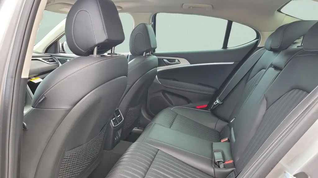 2026 Genesis G70 2.5T Prestige