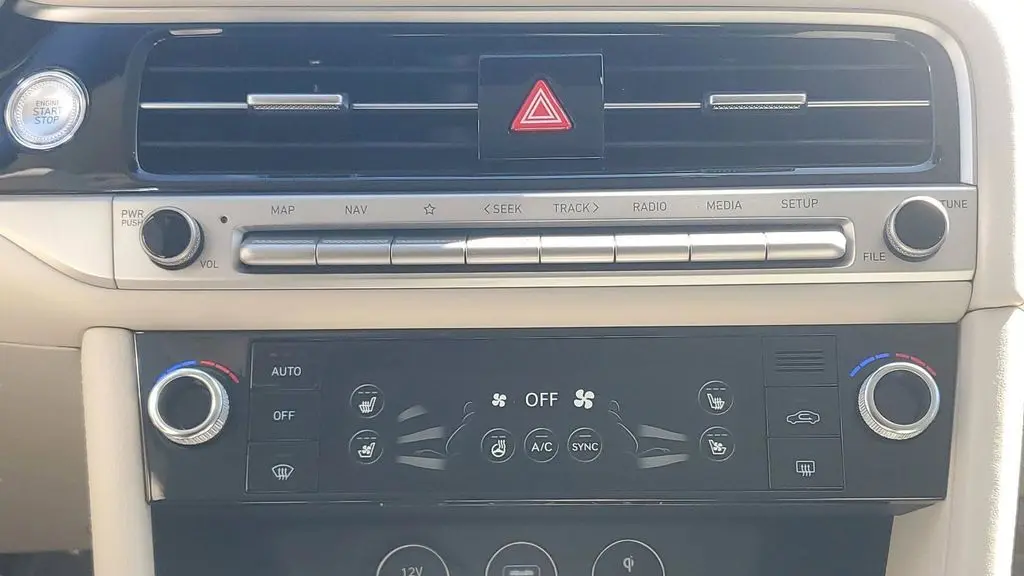 2026 Genesis G70 2.5T Prestige