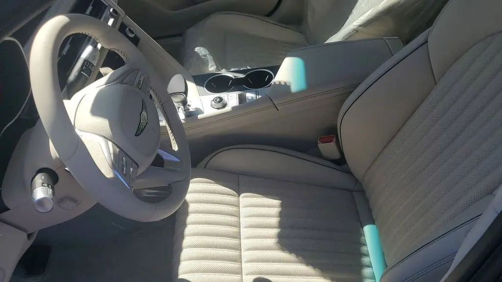 2026 Genesis G70 2.5T Prestige