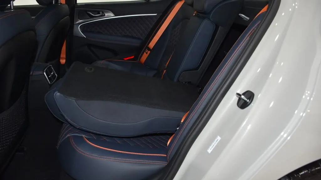 2026 Genesis G70 3.3T Prestige Graphite