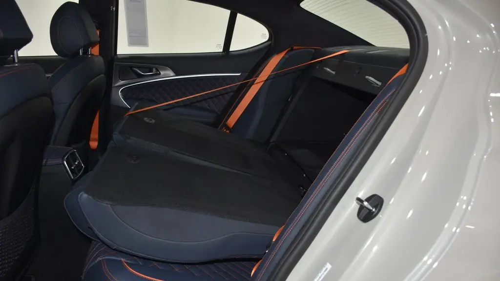 2026 Genesis G70 3.3T Prestige Graphite