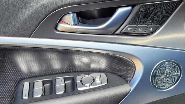 2024 Genesis G70 2.5T Standard