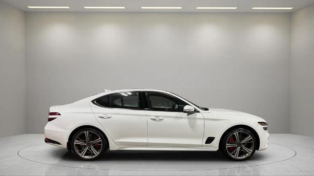 2024 Genesis G70 2.5T Standard