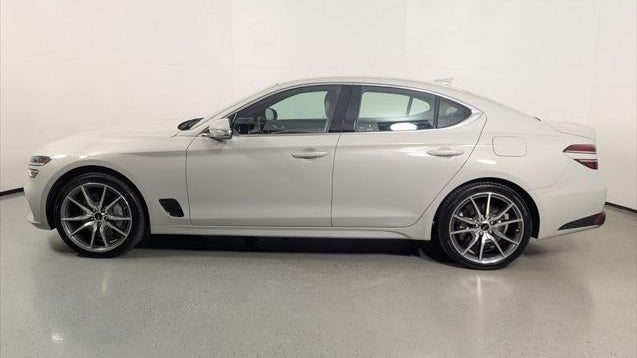 2025 Genesis G70 2.5T Standard