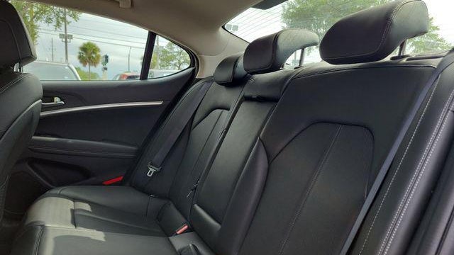 2025 Genesis G70 2.5T Standard