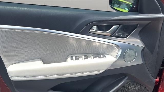 2025 Genesis G70 2.5T Standard