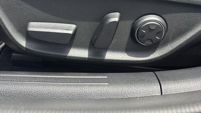 2025 Genesis G70 2.5T Standard