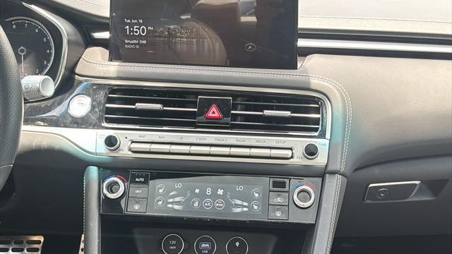 2025 Genesis G70 2.5T Standard