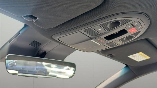 2025 Genesis G70 2.5T Standard