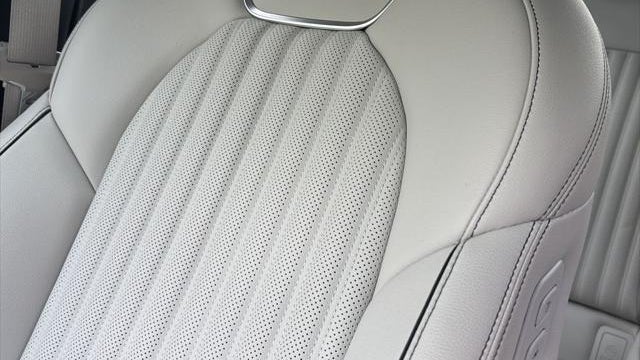 2025 Genesis G70 2.5T Standard