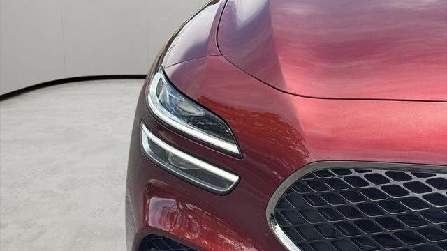 2025 Genesis G70 2.5T Standard