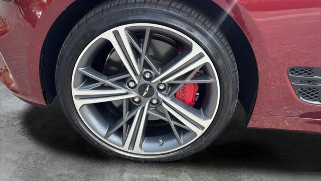 2025 Genesis G70 2.5T Standard